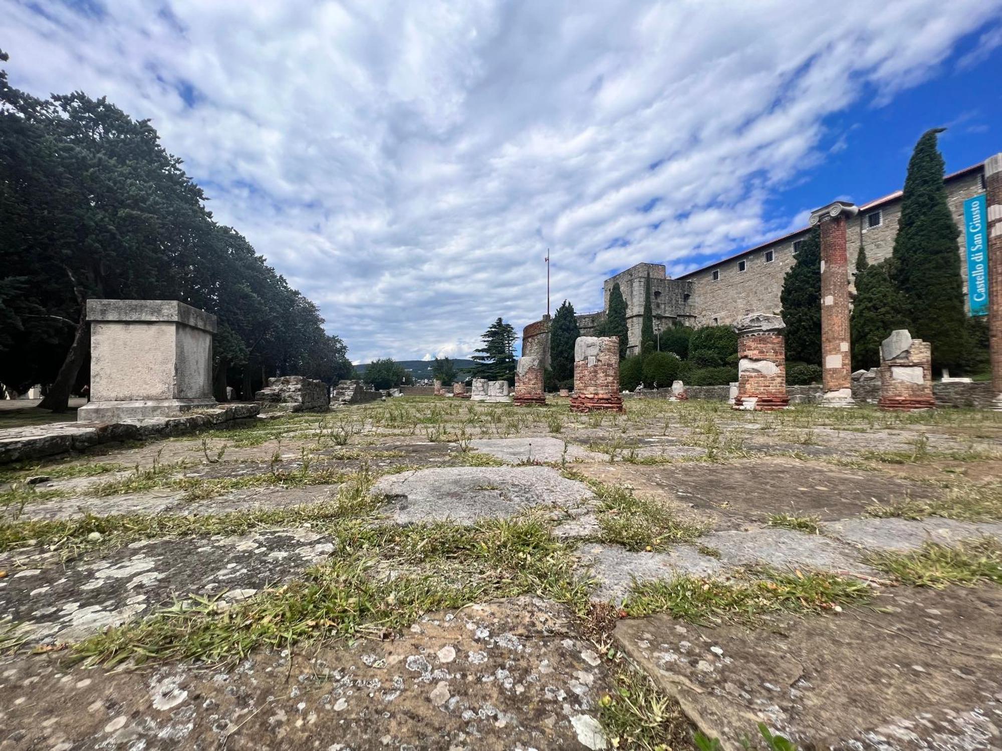 Appartamento Al Castello Триест Екстериор снимка